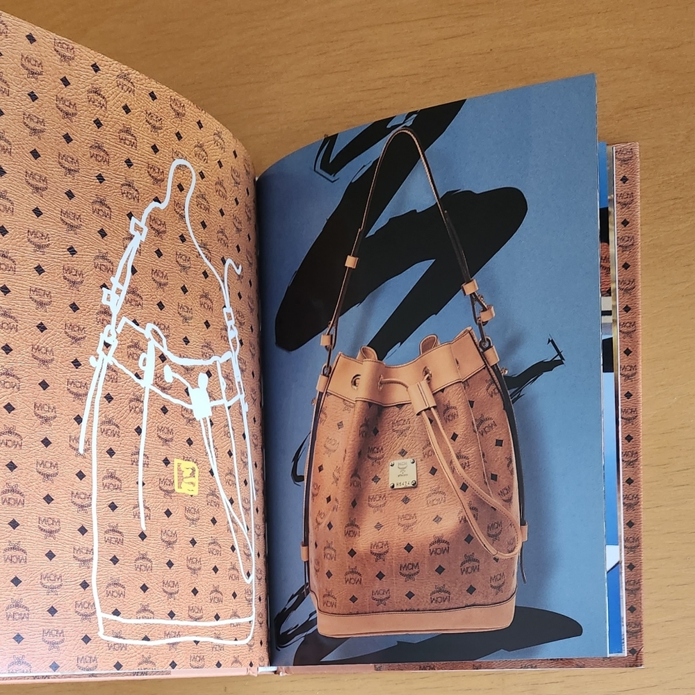 Assouline –  MCM: Cognac Visetos Collection (2010) - Picture 11 of 16